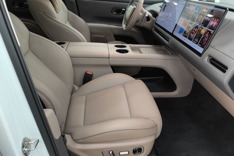 Used Li Auto i8 2025 Model Standard Version Right Front Seat