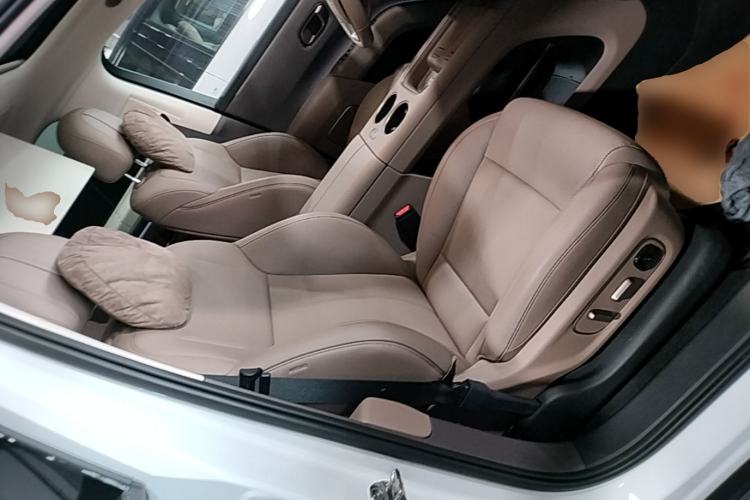 Used Li Auto i8 2025 Model Standard Version Right Front Seat