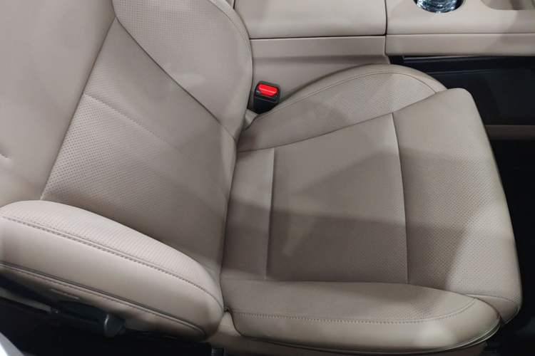 Used Li Auto i8 2025 Model Standard Version Right Front Seat