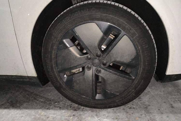 Used Li Auto i8 2025 Model Standard Version Right Front Wheel Hub
