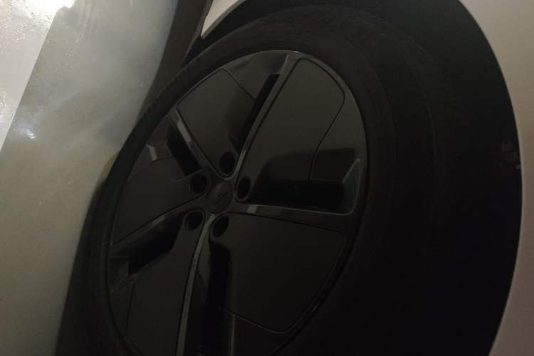 Used Li Auto i8 2025 Model Standard Version Right Front Wheel Hub