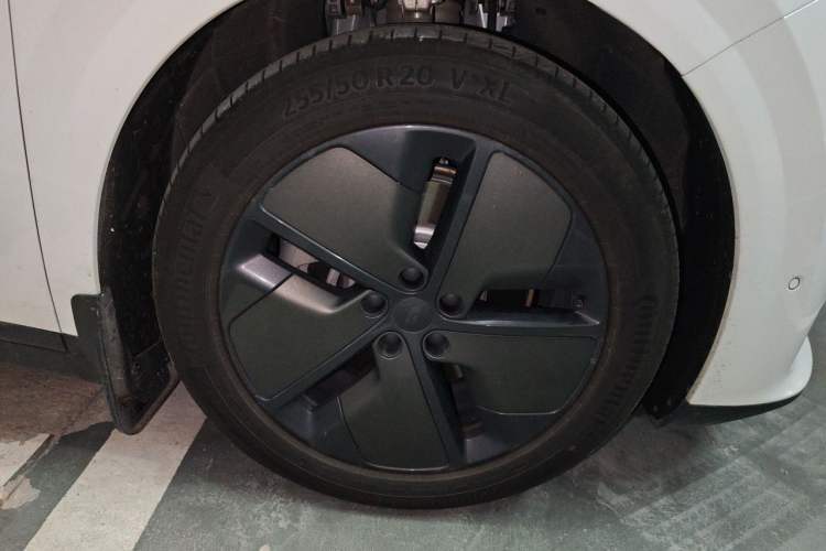 Used Li Auto i8 2025 Model Standard Version Right Front Wheel Hub