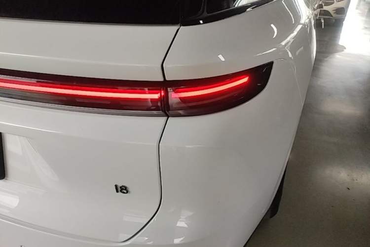 Used Li Auto i8 2025 Model Standard Version Right Rear Taillight
