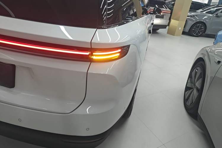 Used Li Auto i8 2025 Model Standard Version Right Rear Taillight
