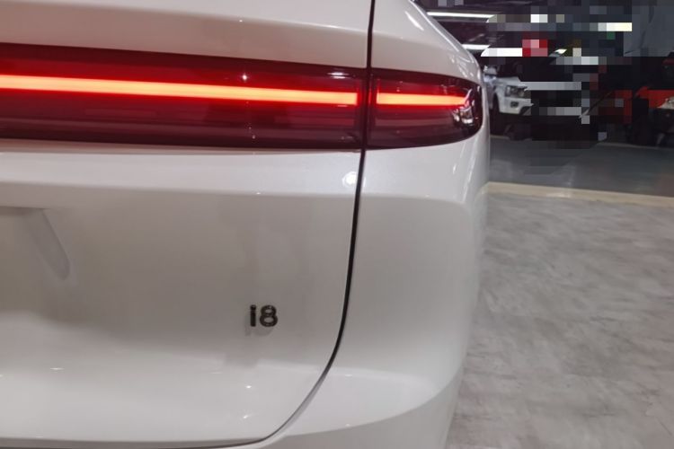 Used Li Auto i8 2025 Model Standard Version Right Rear Taillight
