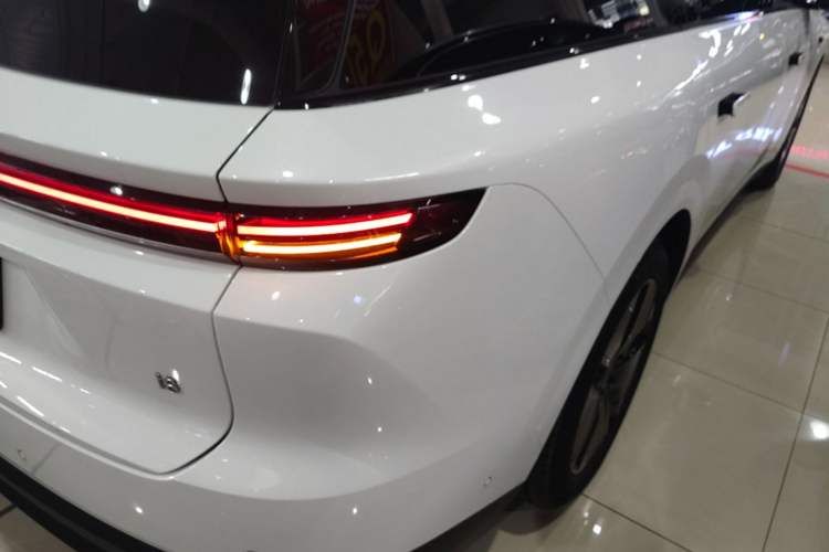 Used Li Auto i8 2025 Model Standard Version Right Rear Taillight