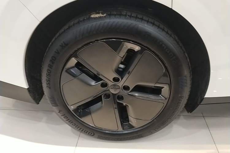 Used Li Auto i8 2025 Model Standard Version Right Rear Wheel Hub