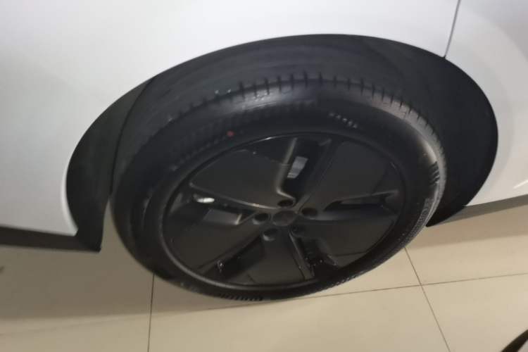 Used Li Auto i8 2025 Model Standard Version Right Rear Wheel Hub