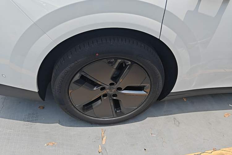 Used Li Auto i8 2025 Model Standard Version Right Rear Wheel Hub