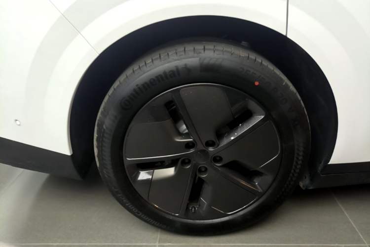 Used Li Auto i8 2025 Model Standard Version Right Rear Wheel Hub