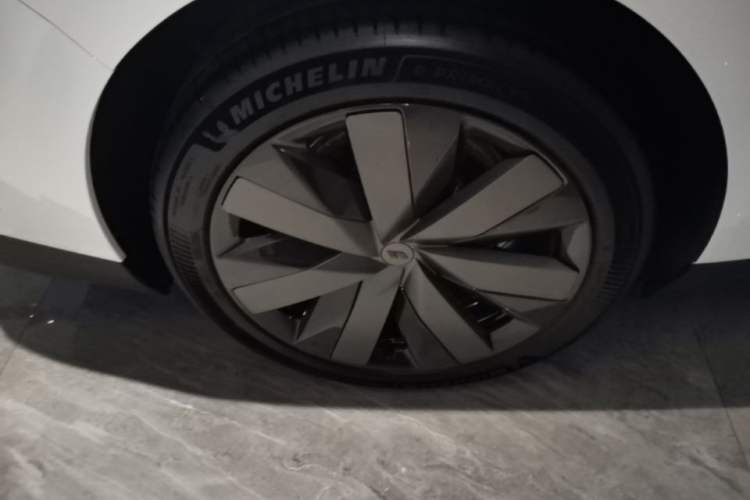 Used Li Auto i8 2025 Model Standard Version Right Rear Wheel Hub