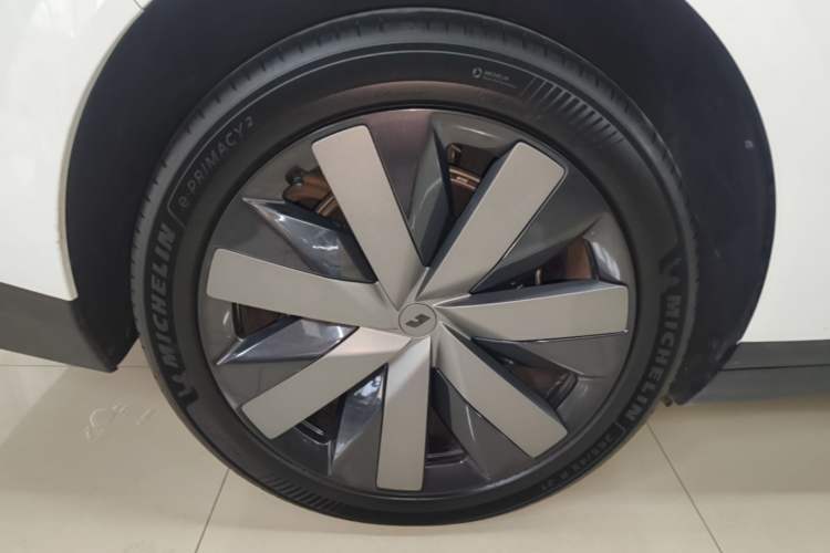 Used Li Auto i8 2025 Model Standard Version Right Rear Wheel Hub