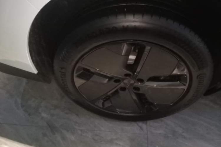 Used Li Auto i8 2025 Model Standard Version Right Rear Wheel Hub