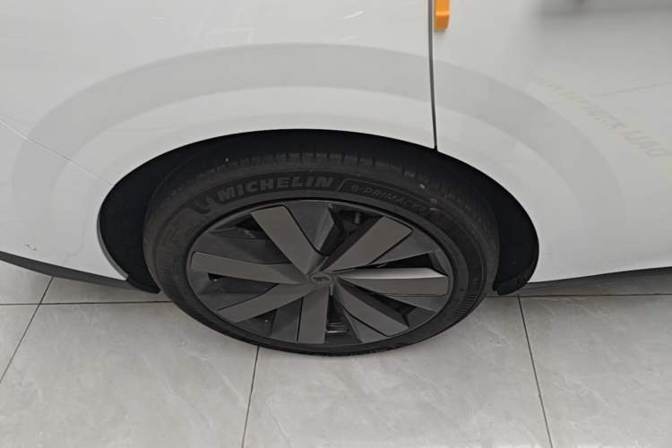 Used Li Auto i8 2025 Model Standard Version Right Rear Wheel Hub