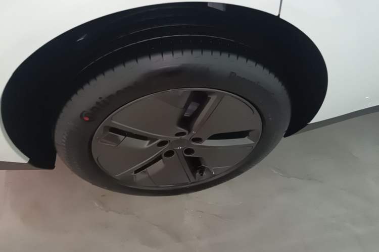 Used Li Auto i8 2025 Model Standard Version Right Rear Wheel Hub