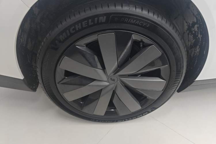 Used Li Auto i8 2025 Model Standard Version Right Rear Wheel Hub