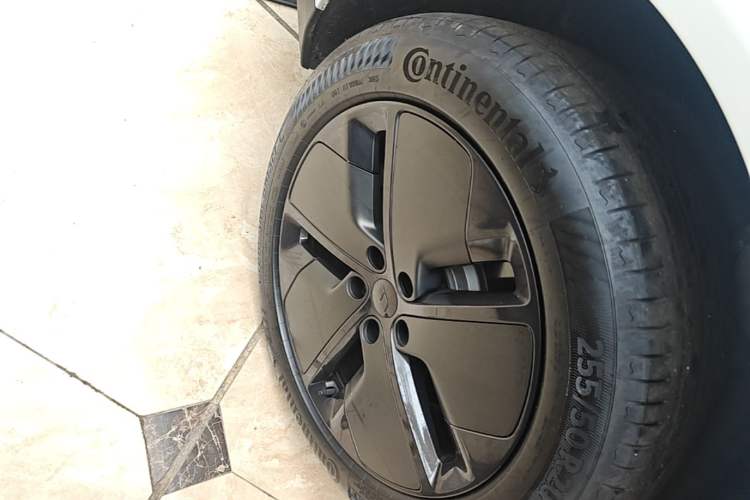 Used Li Auto i8 2025 Model Standard Version Right Rear Wheel Hub