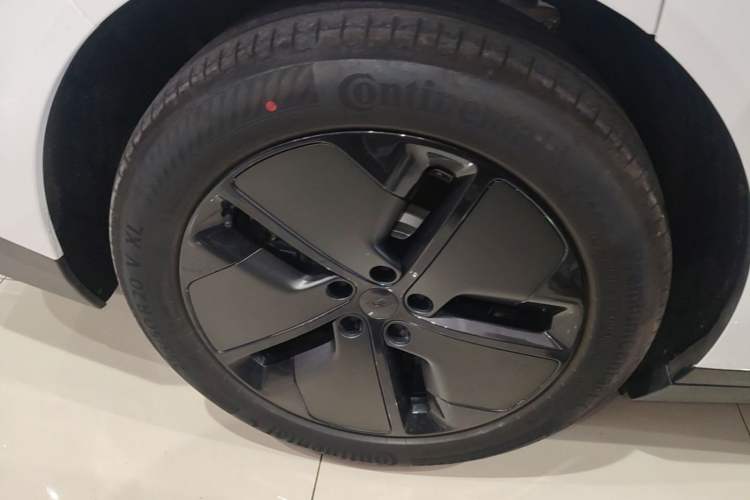 Used Li Auto i8 2025 Model Standard Version Right Rear Wheel Hub