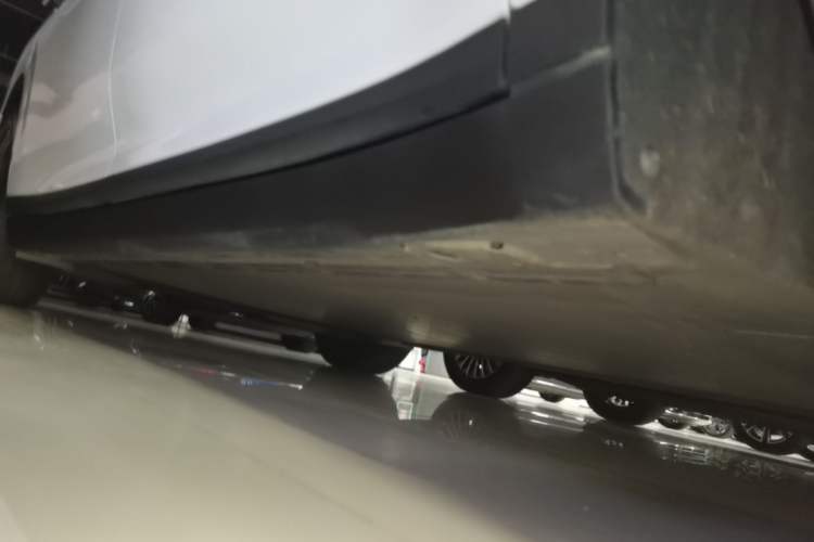 Used Li Auto i8 2025 Model Standard Version Right Side Sill