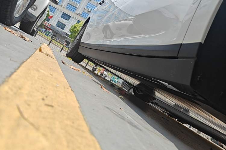 Used Li Auto i8 2025 Model Standard Version Right Side Sill