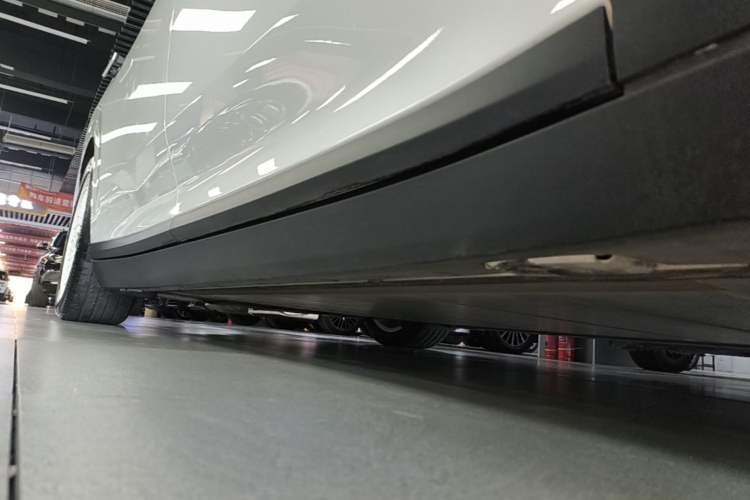 Used Li Auto i8 2025 Model Standard Version Right Side Sill