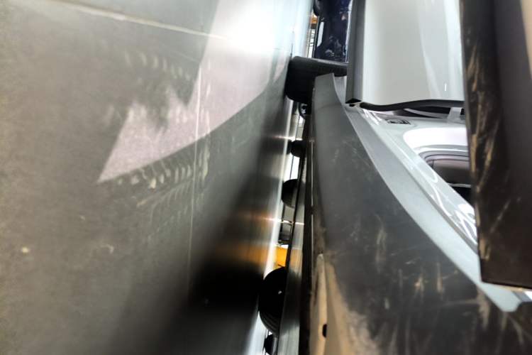 Used Li Auto i8 2025 Model Standard Version Right Side Sill