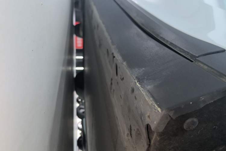 Used Li Auto i8 2025 Model Standard Version Right Side Sill