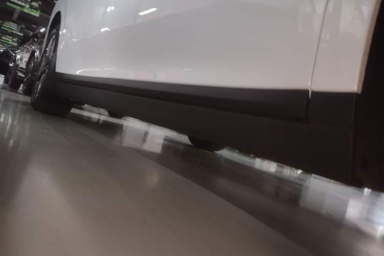 Used Li Auto i8 2025 Model Standard Version Right Side Sill