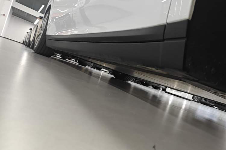 Used Li Auto i8 2025 Model Standard Version Right Side Sill