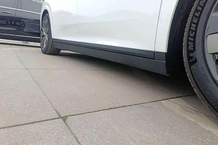 Used Li Auto i8 2025 Model Standard Version Right Side Sill