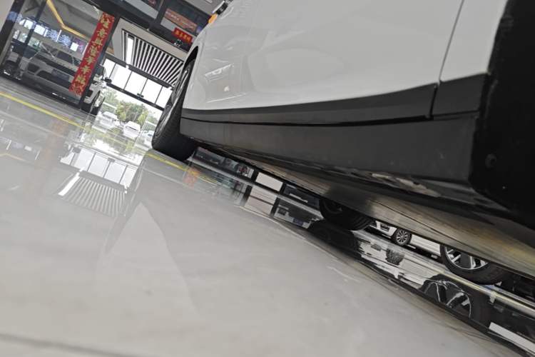 Used Li Auto i8 2025 Model Standard Version Right Side Sill