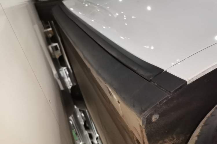 Used Li Auto i8 2025 Model Standard Version Right Side Sill