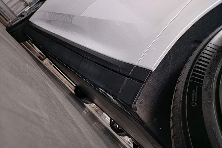 Used Li Auto i8 2025 Model Standard Version Right Side Sill
