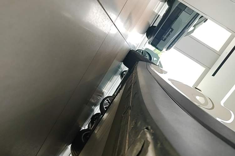 Used Li Auto i8 2025 Model Standard Version Right Side Sill