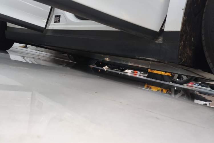 Used Li Auto i8 2025 Model Standard Version Right Side Sill