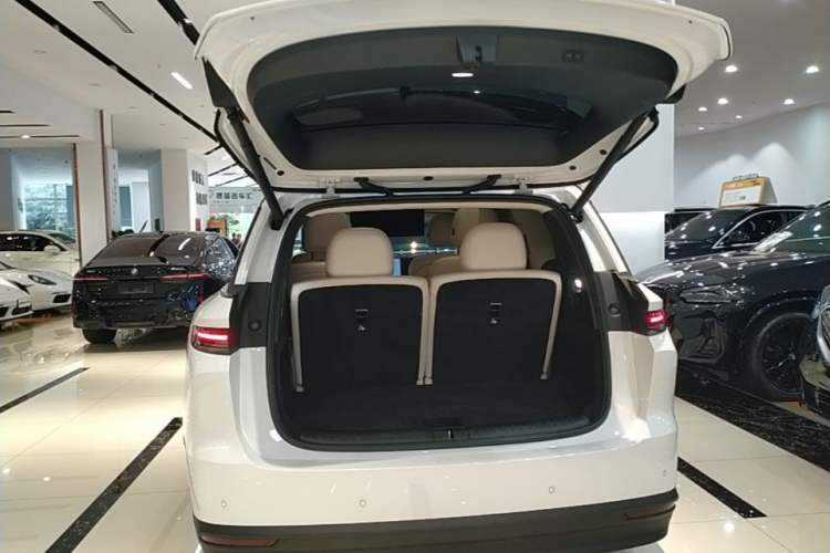 Used Li Auto i8 2025 Model Standard Version Trunk
