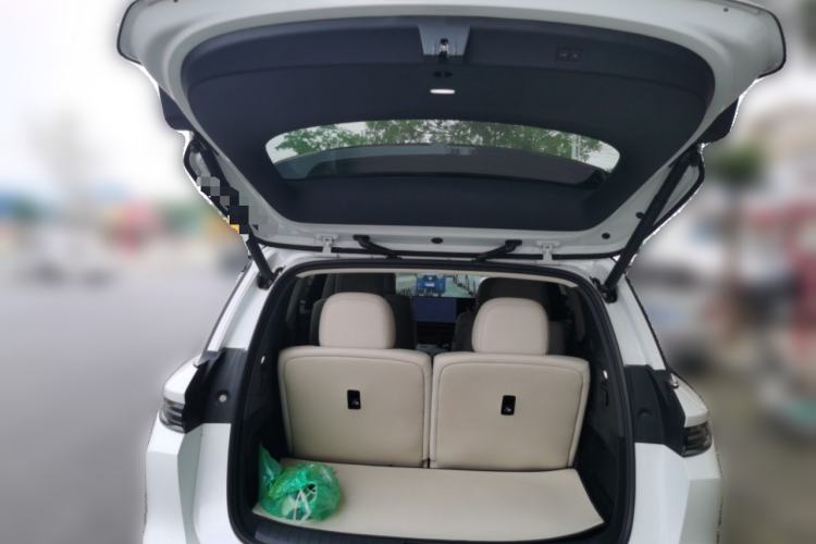 Used Li Auto i8 2025 Model Standard Version Trunk