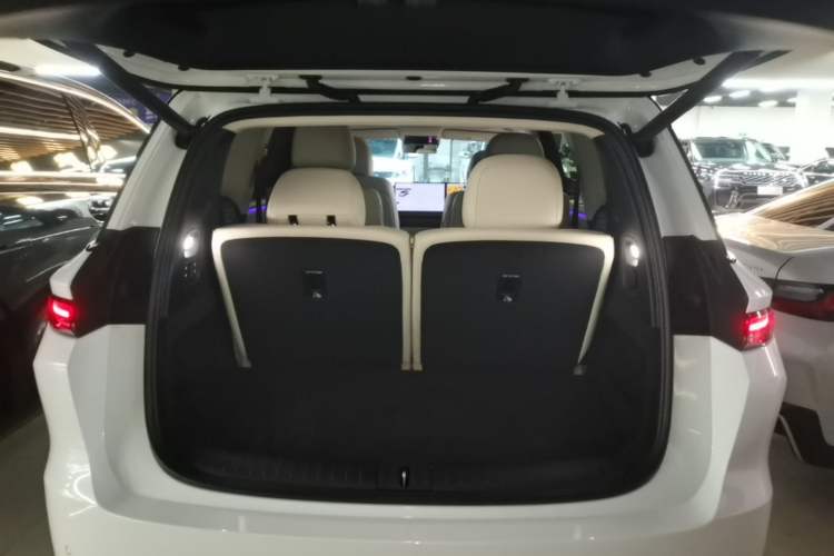 Used Li Auto i8 2025 Model Standard Version Trunk