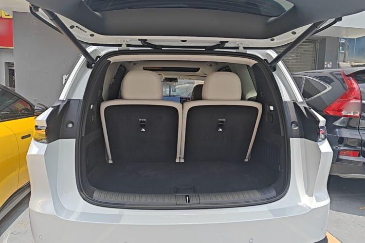 Used Li Auto i8 2025 Model Standard Version Trunk