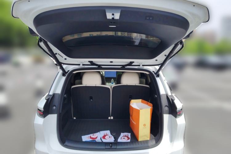 Used Li Auto i8 2025 Model Standard Version Trunk