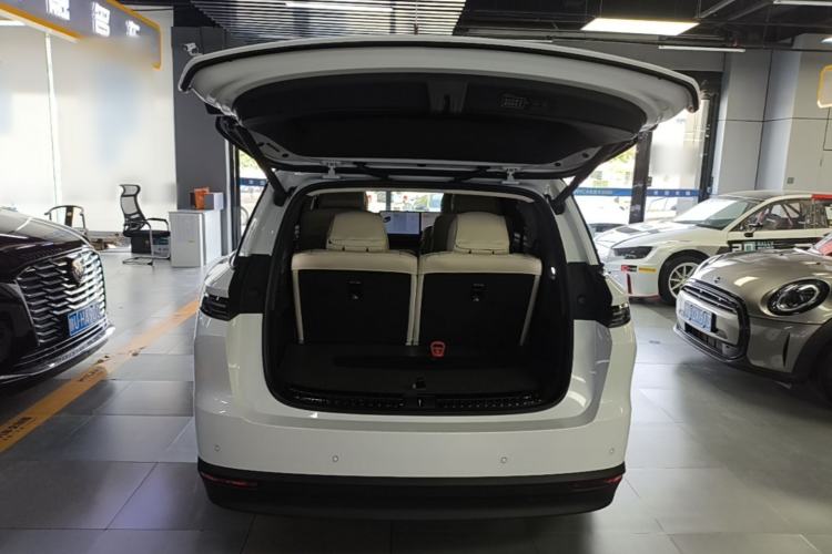 Used Li Auto i8 2025 Model Standard Version Trunk