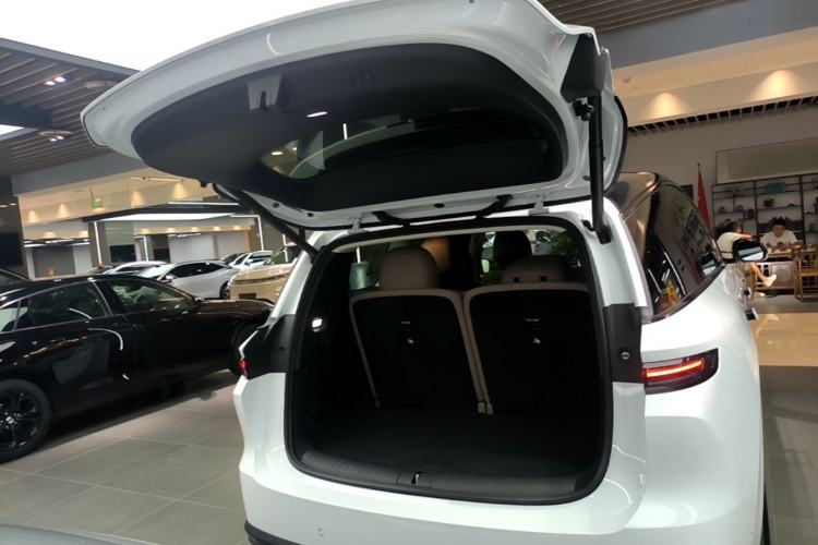 Used Li Auto i8 2025 Model Standard Version Trunk