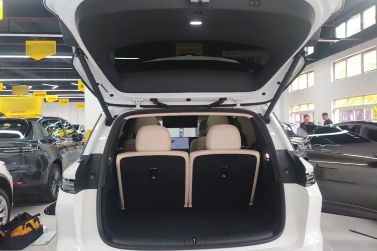 Used Li Auto i8 2025 Model Standard Version Trunk
