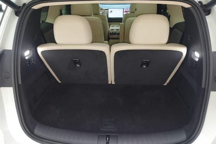 Used Li Auto i8 2025 Model Standard Version Trunk