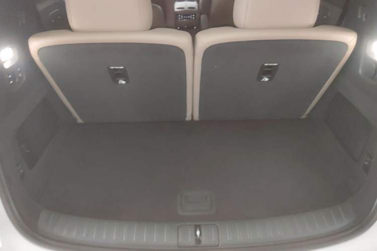 Used Li Auto i8 2025 Model Standard Version Trunk