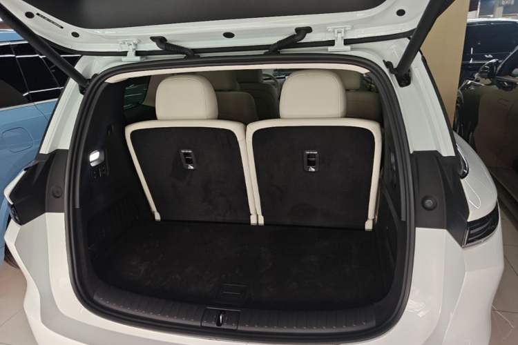 Used Li Auto i8 2025 Model Standard Version Trunk