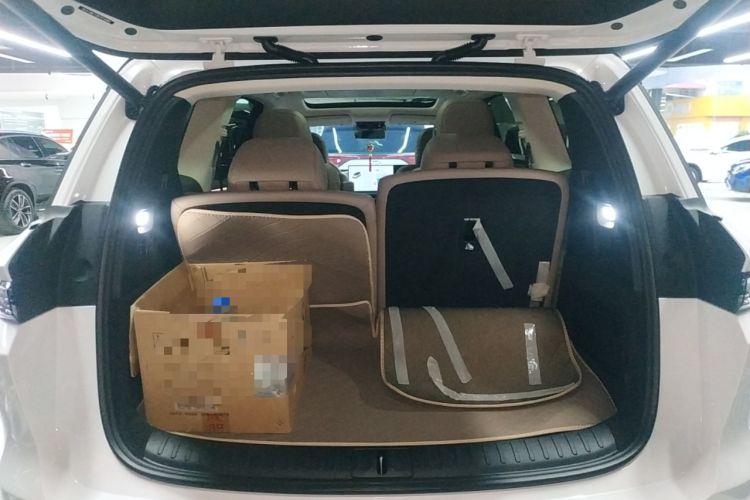 Used Li Auto i8 2025 Model Standard Version Trunk