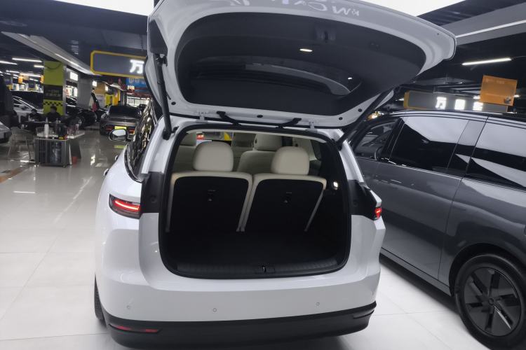 Used Li Auto i8 2025 Model Standard Version Trunk