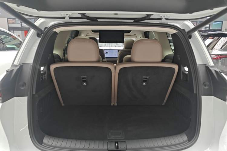 Used Li Auto i8 2025 Model Standard Version Trunk