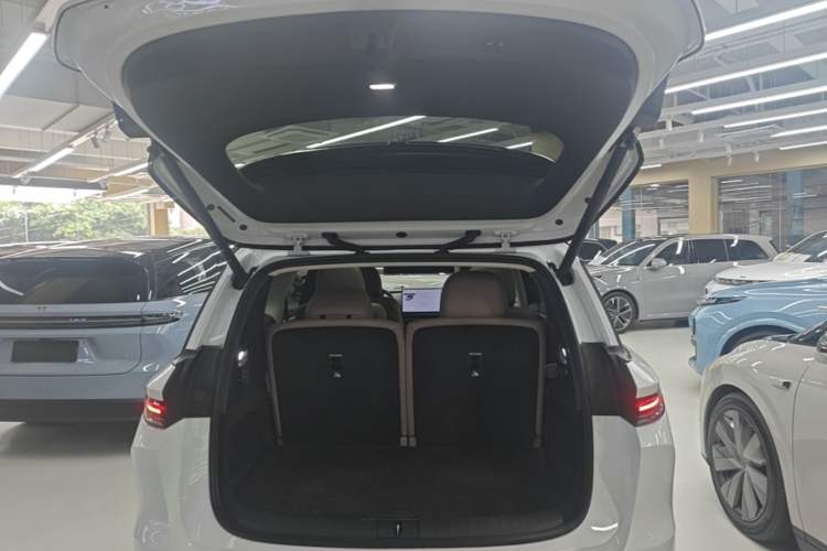 Used Li Auto i8 2025 Model Standard Version Trunk